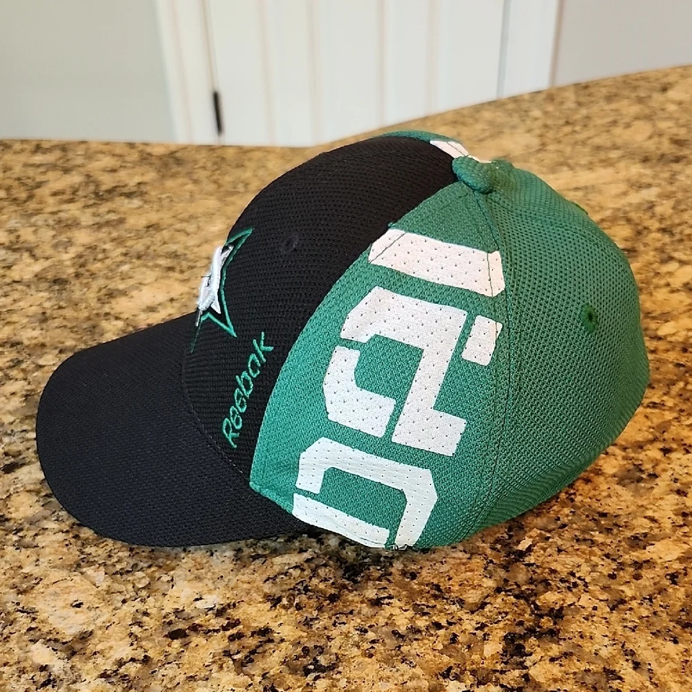Dallas Stars Vintage Reebok Black and Green Hat‎